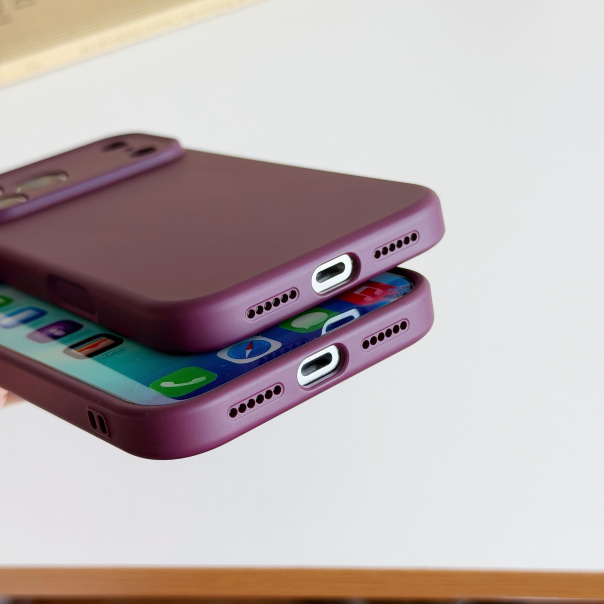 غطاء هاتف مغناطيسي من السيليكو - مراجعة Wireless Charger وسعره